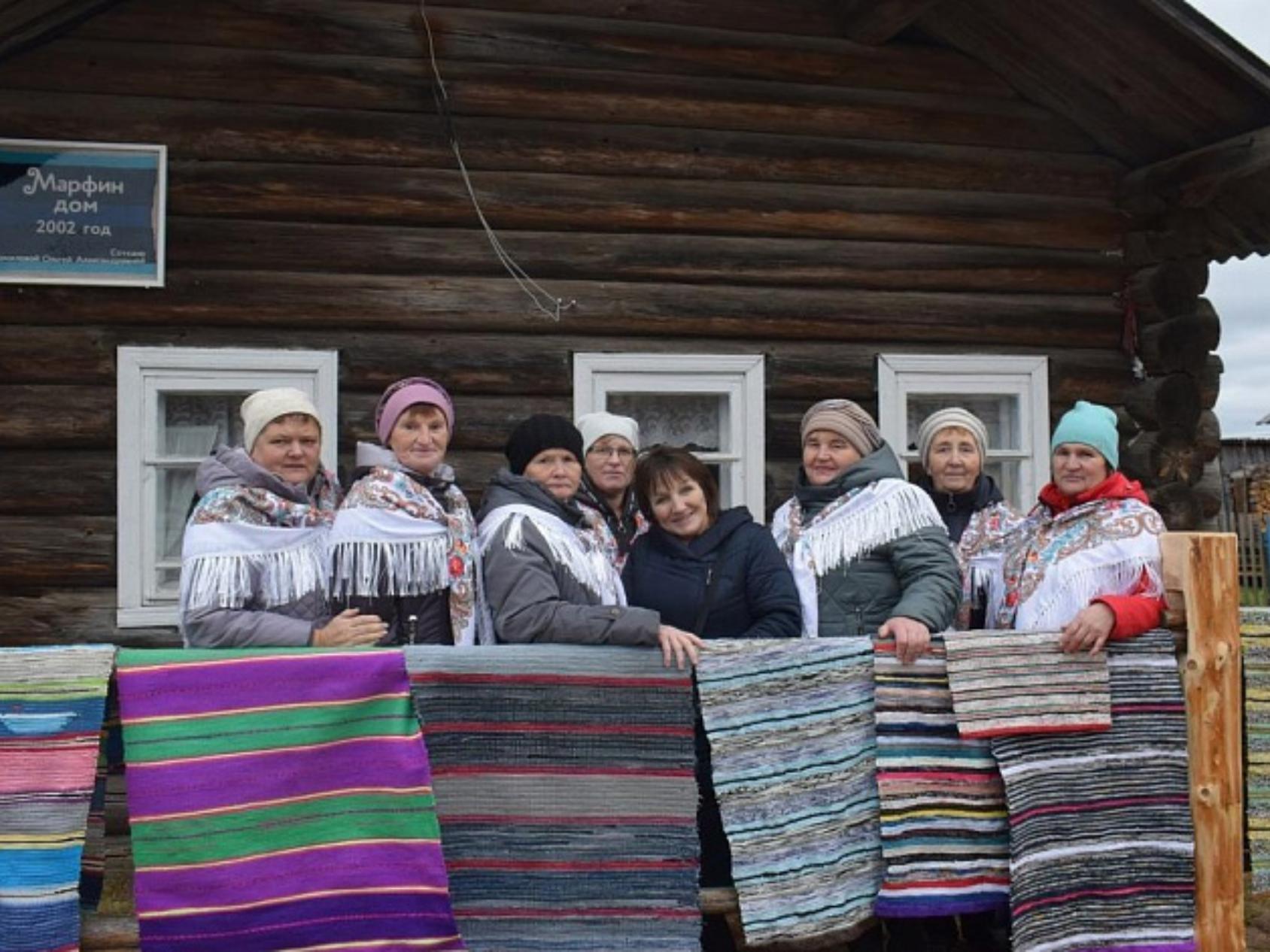 Ткачихи Пинежского района провели открытую мастерскую в деревне Ёркино