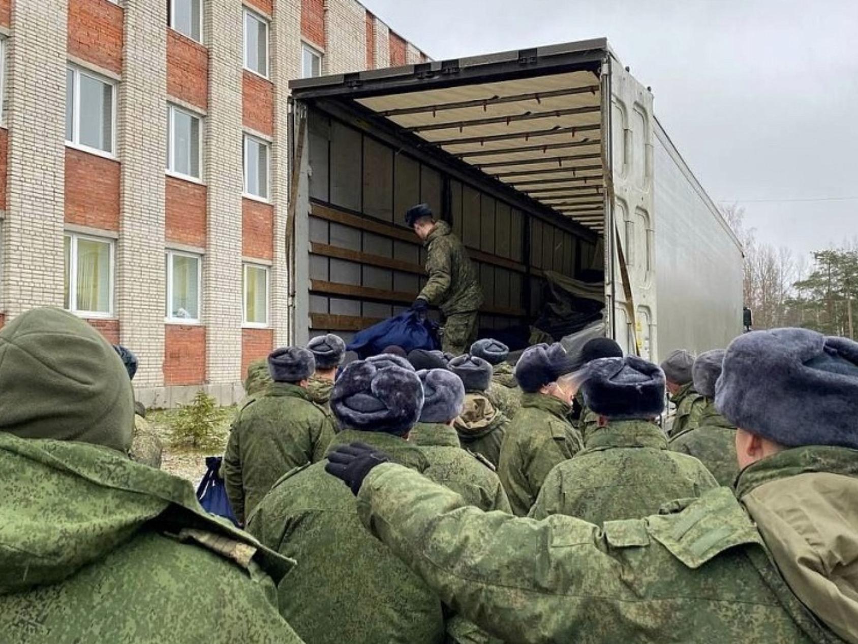 Новая партия вещей для мобилизованных северян пришла на базы подготовки в  Ленобласть